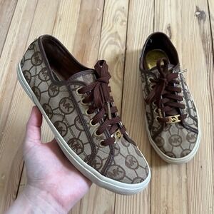 Michael Kors Brown Monogram Logo Low Top‎ Sneakers Gold Hardware Womens 7M AP13A